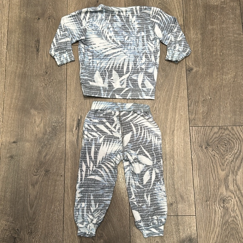 Sol Angeles Sweatsuit - Picture 4 of 5